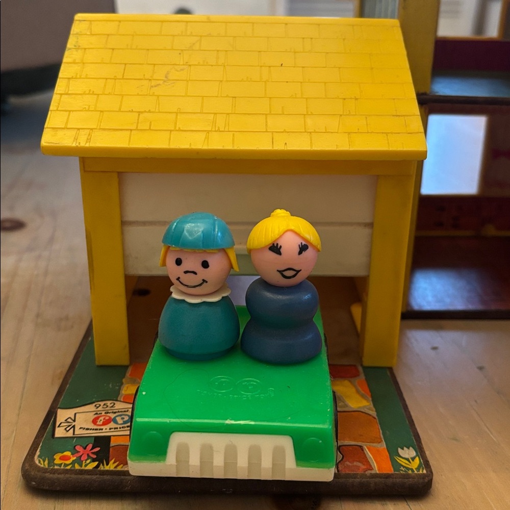 Fisher Price Play Family House - Picture 5 of 17